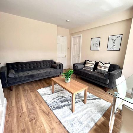 Central 4 Bedroom House With Driveway Newcastle upon Tyne Exterior foto